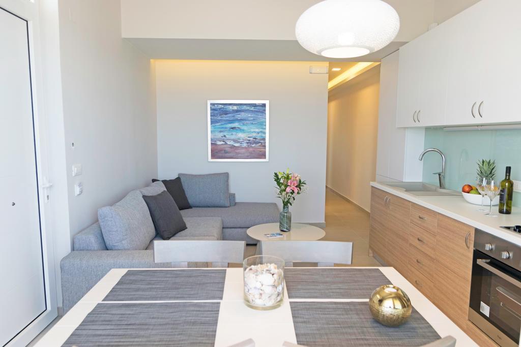 Sonja Beachfront Apartments カト・ダラトソ エクステリア 写真